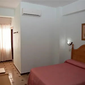 https://hotel-hostal-paris.1costadelsol.com